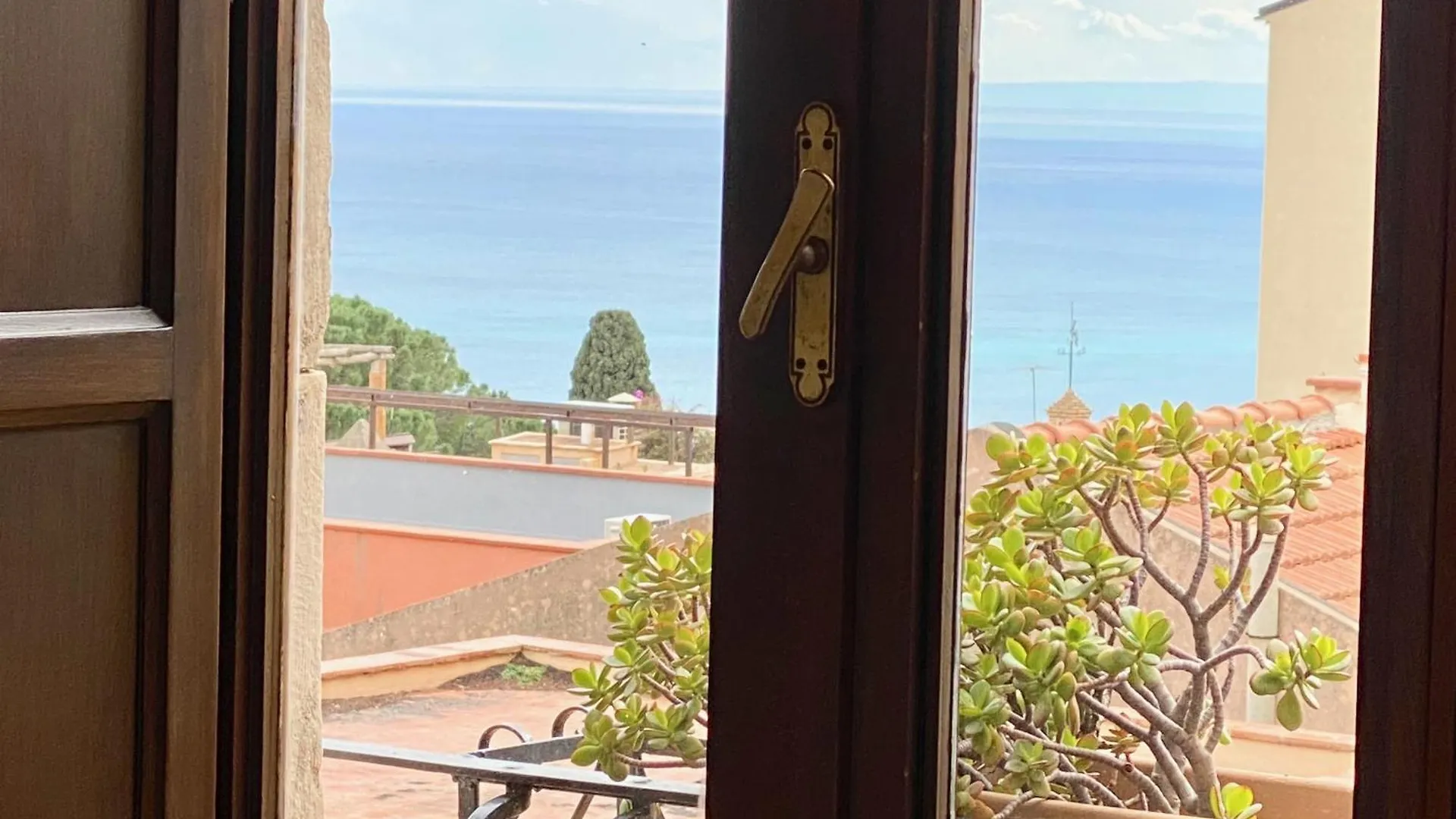 Arche Apartment Ταορμίνα
